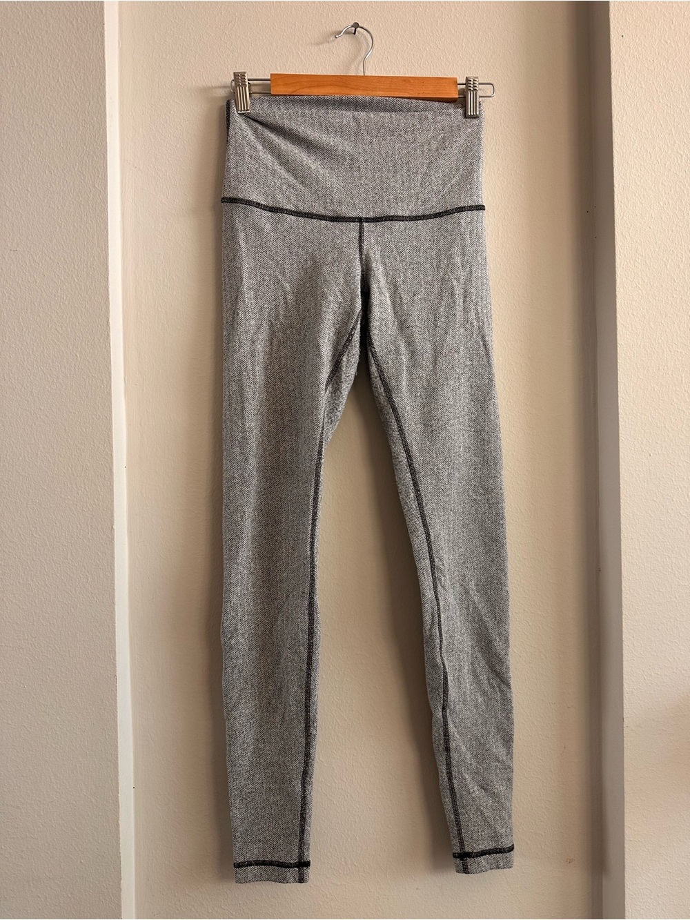 lululemon size 6 grey